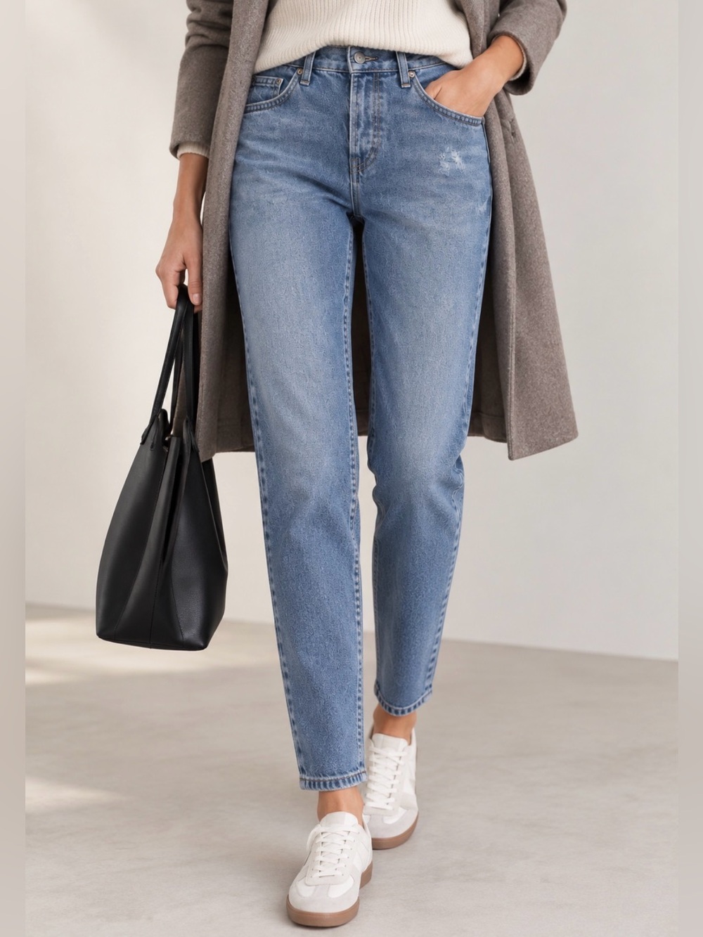 ❤️ Distressed mid rise button fly moto denim jeans